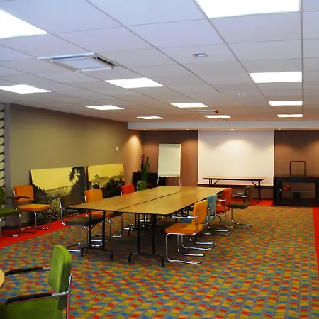 Ibis Styles Centre Gare מלון 3*