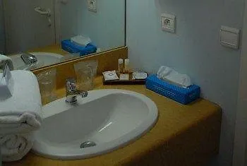 Ibis Styles Centre Gare מלון שומון